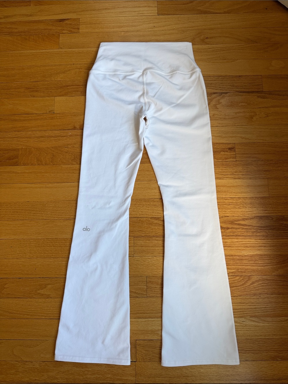 Ivory Alo Airbrush High-Waist 7/8 Bootcut Legging - Picture 2 of 2